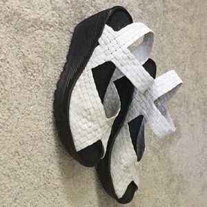 Women’s Sketchers Memory Foam Sandals.